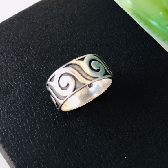 Silver Sterling Design Ring - Picture 6 of 9